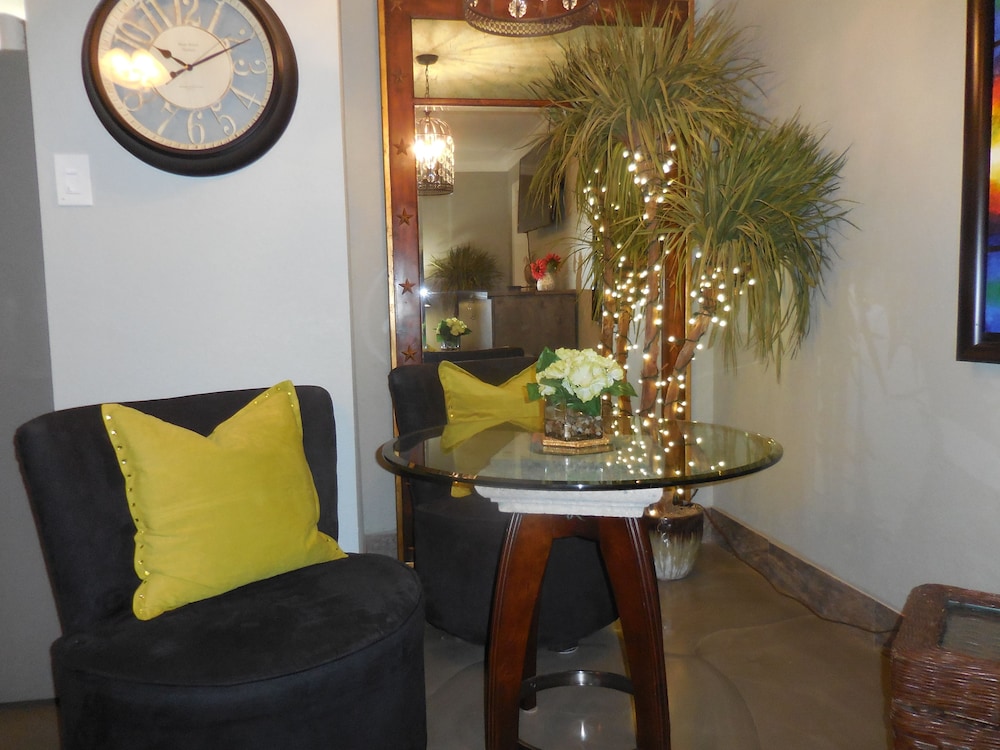 Comfort Condo, 1 Bedroom photo 2