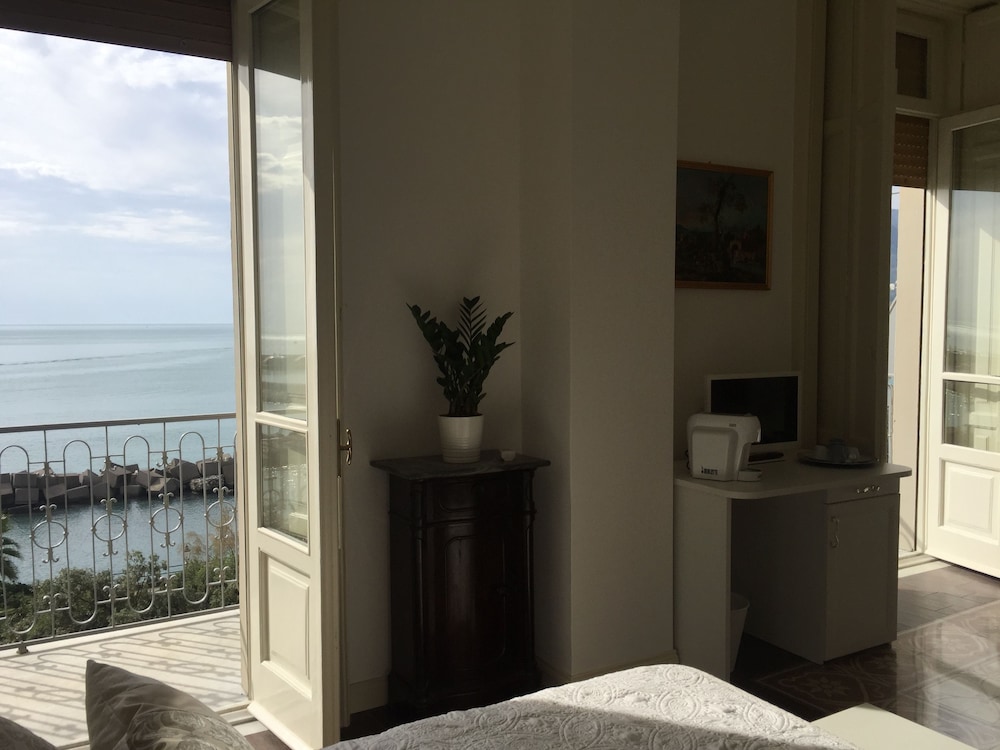 Comfort Room, Balcony, Sea View (Amalfi) photo 3