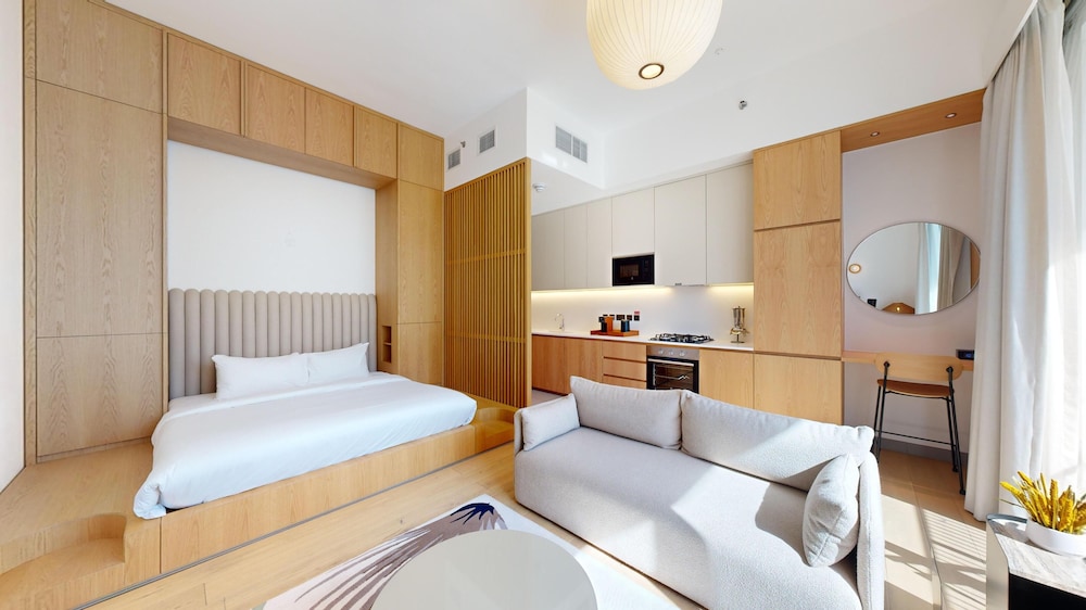Superior Studio, 1 Queen Bed, Air conditioning, City View photo 1