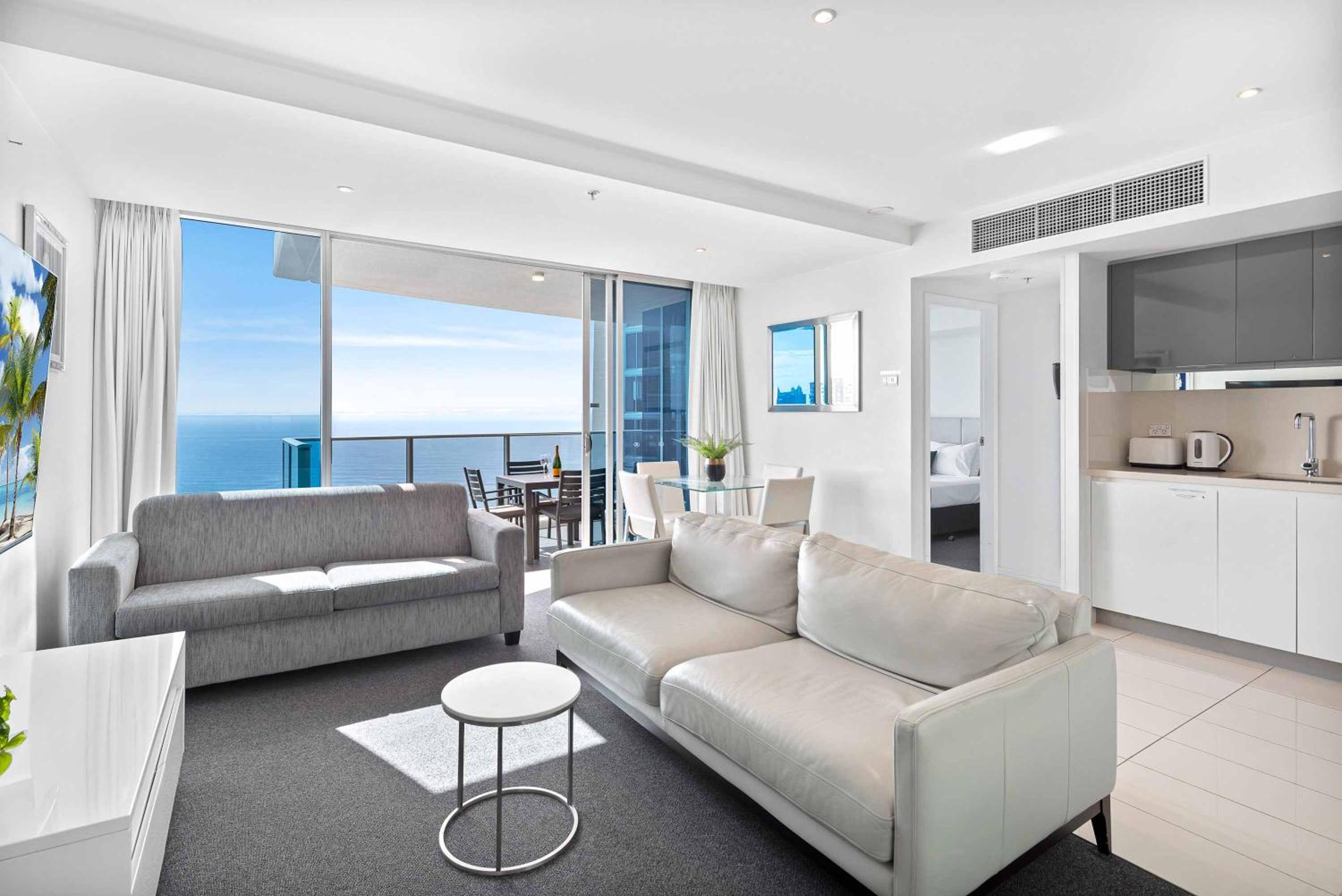 Two bedroom, two bathroom level 30 ocean view photo 3