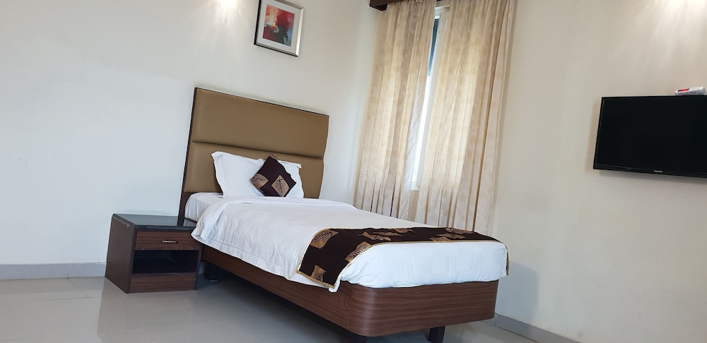 Deluxe Double Room Single Use, 1 Twin Bed, Non Smoking, City View
