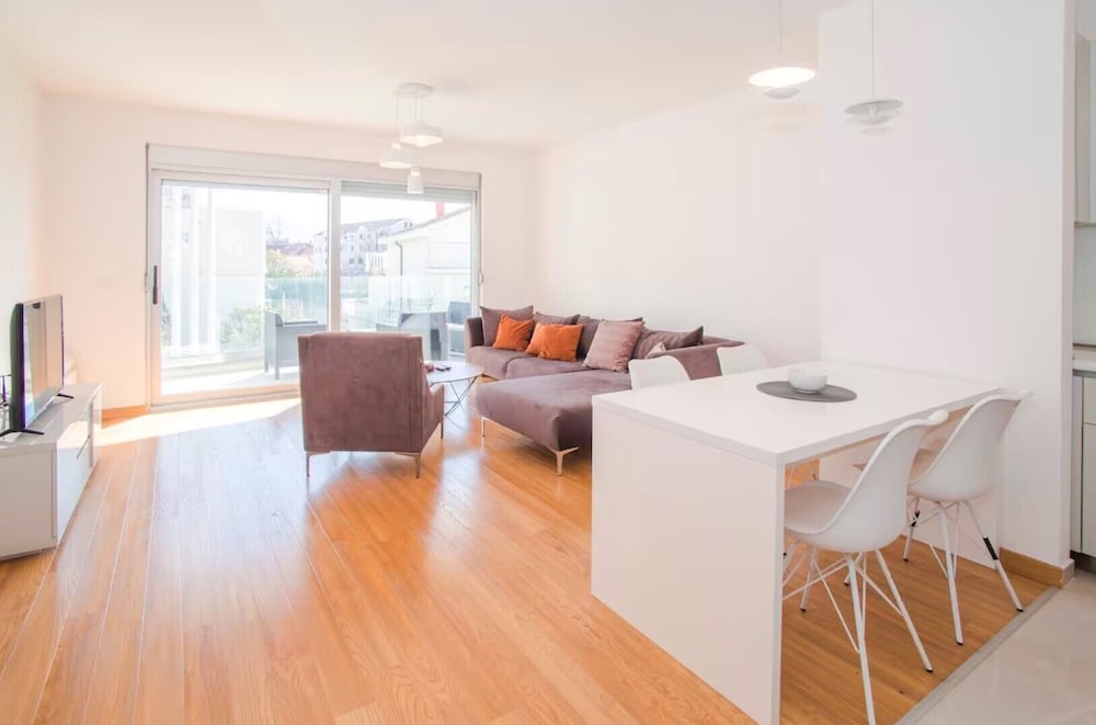 Deluxe Apartment, Partial Sea View