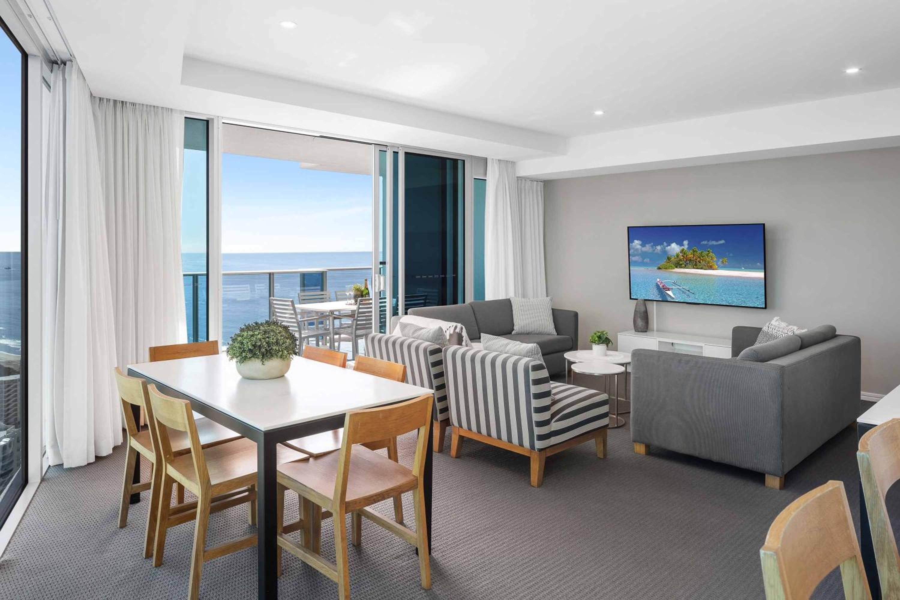 Three Bedroom, Two Bathroom Level 31 Ocean View  photo 1