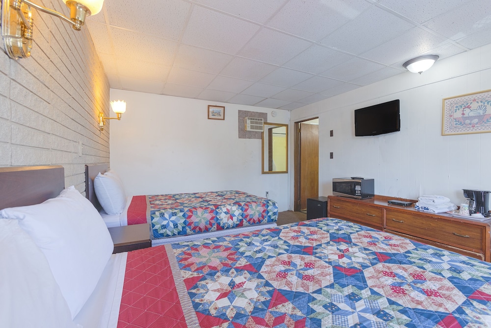 Room, 2 Double Beds, Smoking photo 2