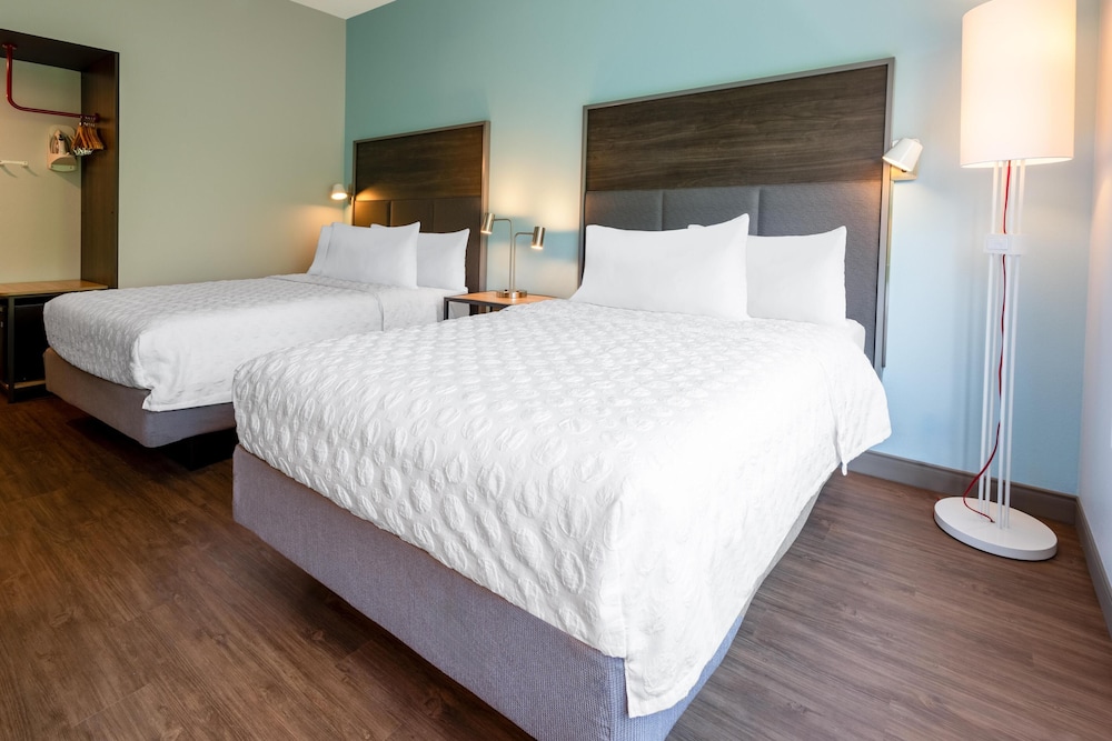 Room, 2 Queen Beds photo 1