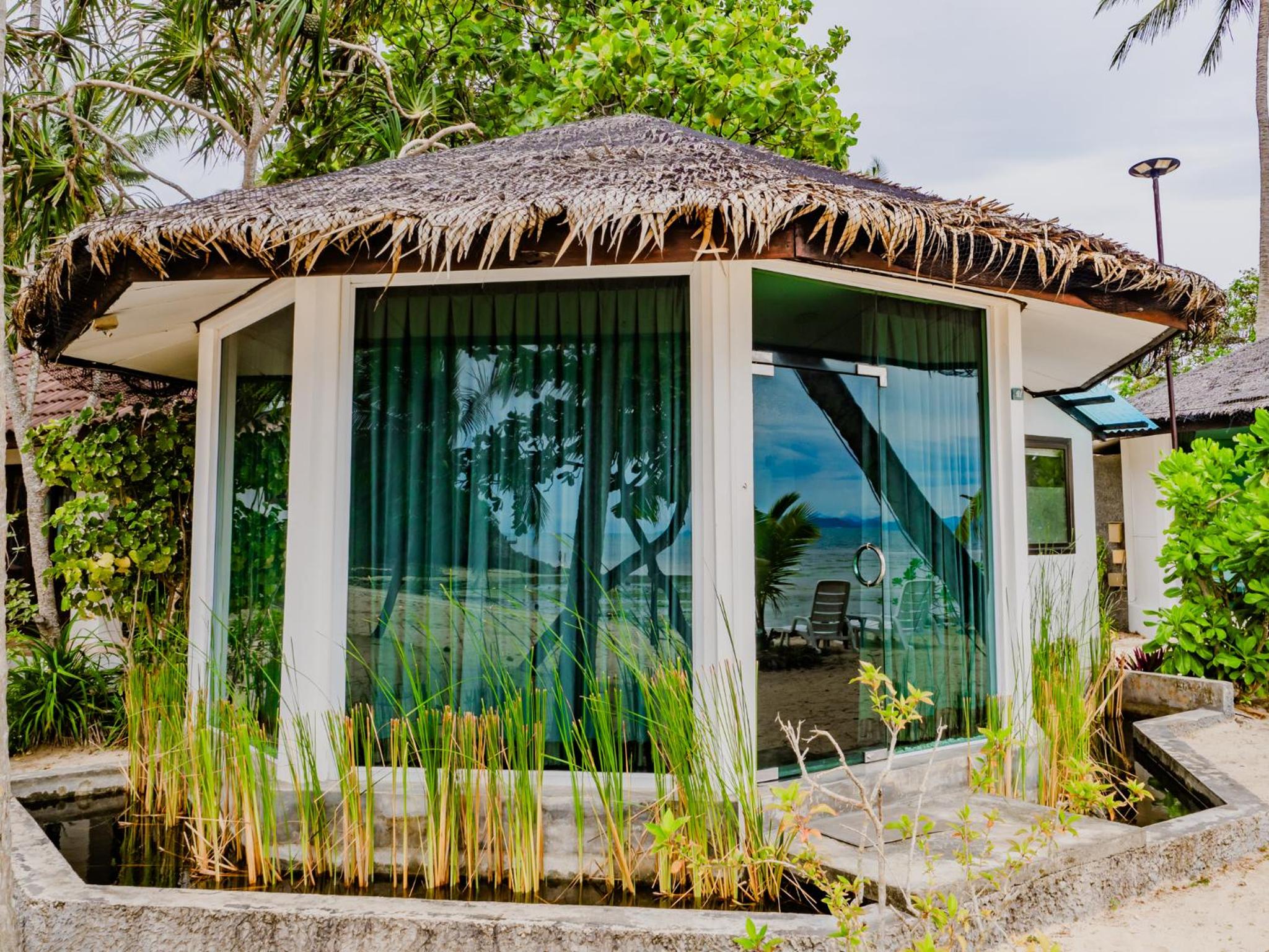 Villa - Beach Front photo 2