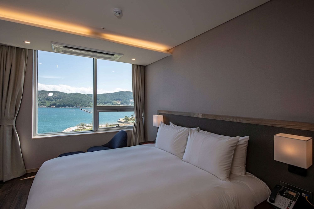 Room, 1 King Bed, Non Smoking - Photo 1