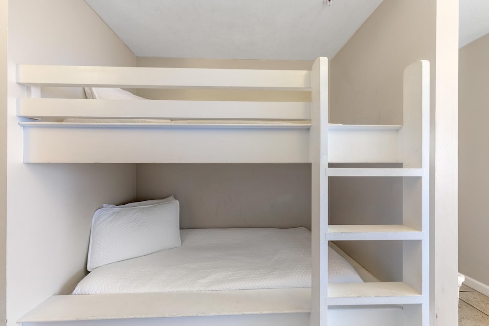 Condo, 1 King Bed with Sofa bed (Windemere 904 Pool Side Cabana Includ) photo 1