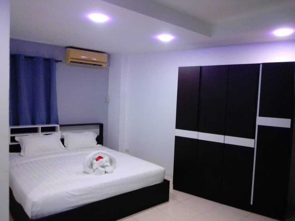 Economy Single Room, 1 King Bed, Non Smoking