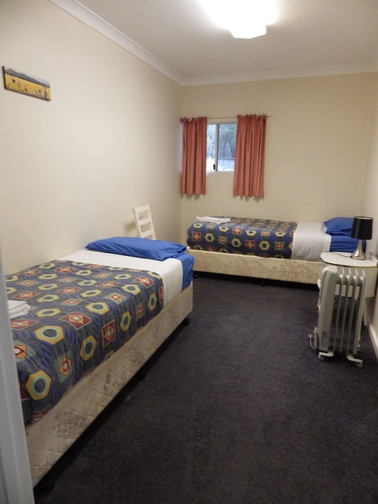 Twin Room With Shared Bathroom photo 2