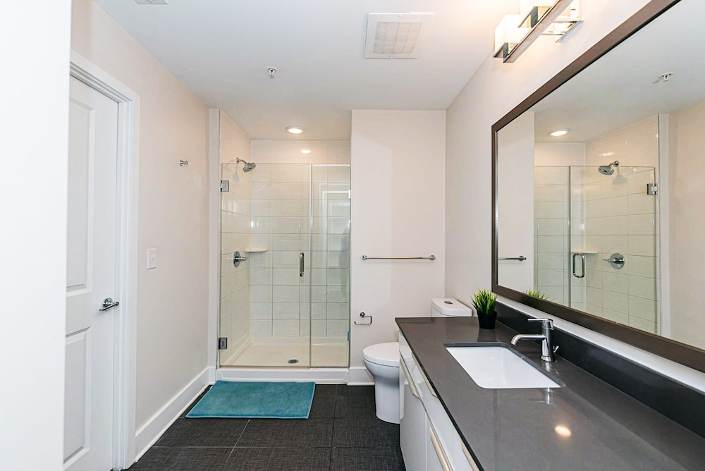 1 Bedroom Apartment in Uptown Charlotte, 사진 12