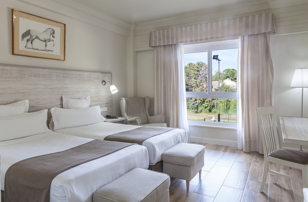 Standard Single Room - Photo 2