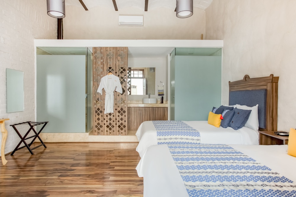 Superior Room (2 King Beds)