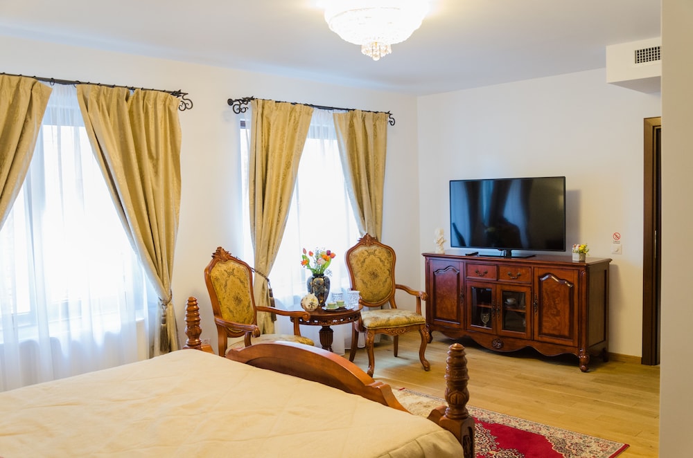 Double Room, 1 King Bed, Non Smoking photo 1