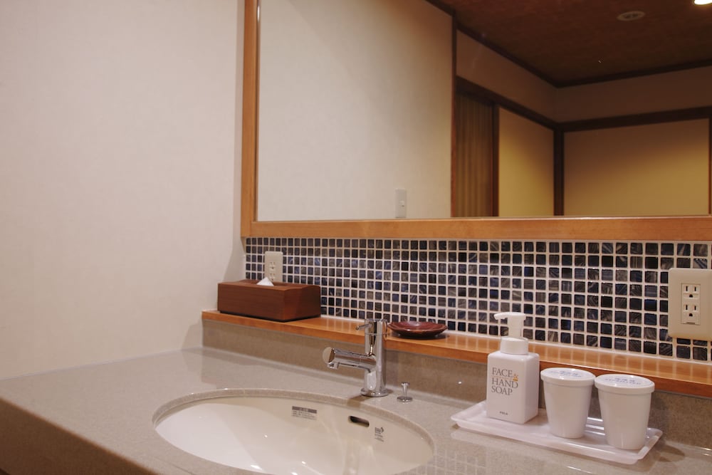 Superior Quadruple Room, Accessible photo 2
