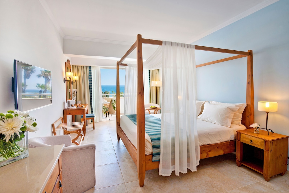 Junior Suite, Terrace (Sea & Pool View - Fisherman's)