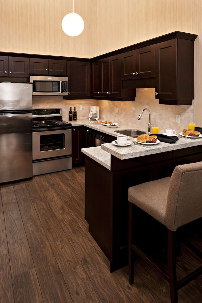 Grand Room, 2 Bedrooms, Lake View (Balcony) - Photo 5
