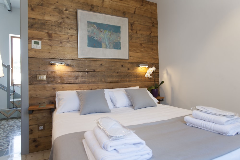 Classic Double Room, 1 Queen Bed, City View - Photo 6
