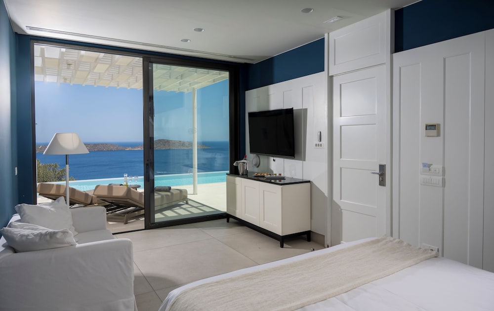 Superior Suite, Private Pool, Sea View (Private Massage Room) photo 3