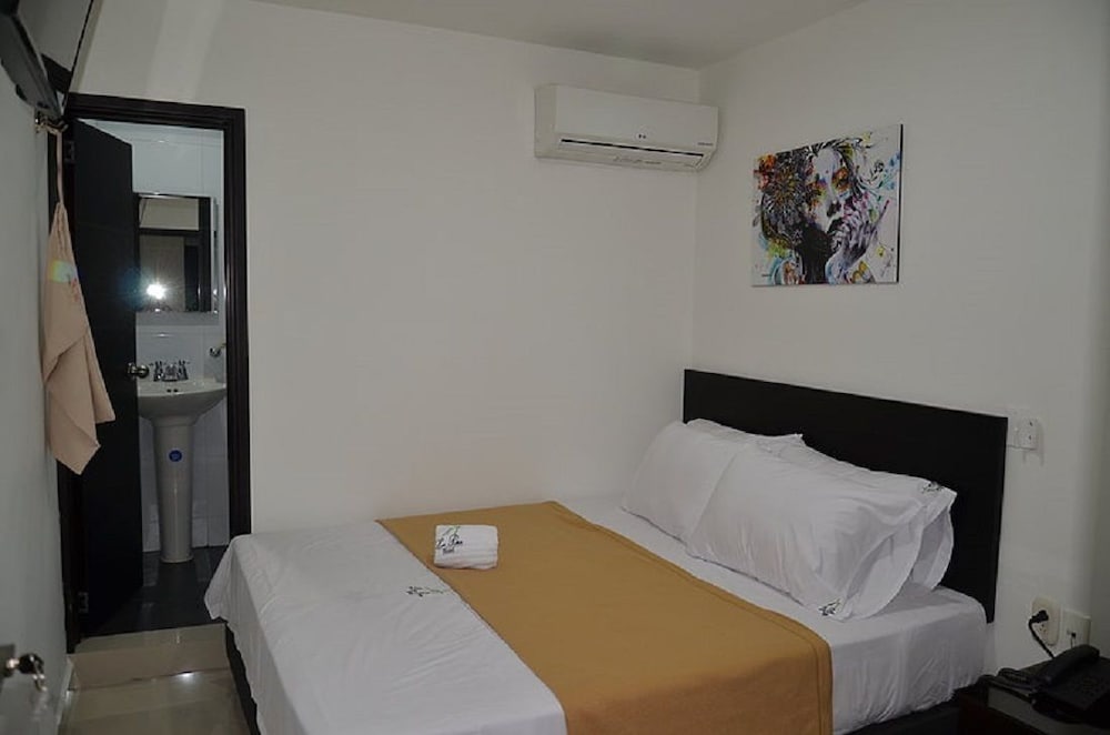 Single Room (Air Conditioner)