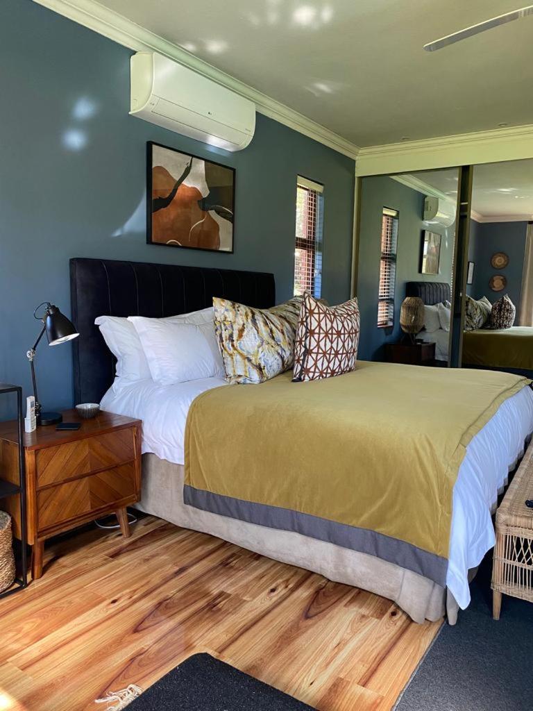 Business King Room