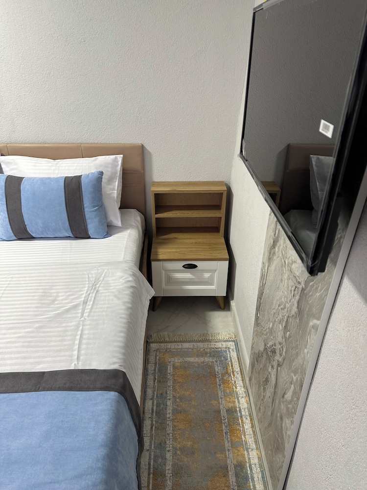 Deluxe Triple Room, Partial Sea View photo 2