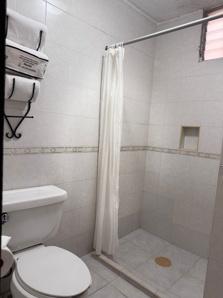 Room (Dog Friendly) - Photo 3