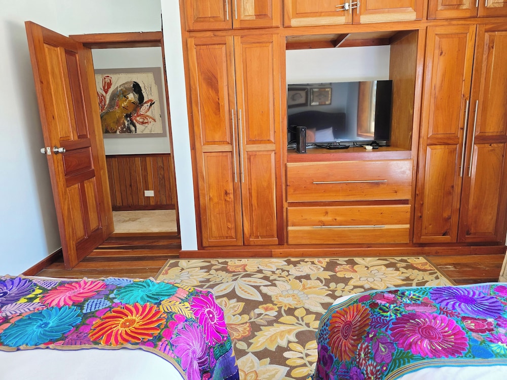 Premium Condo, 2 Bedrooms, Sea View, Poolside