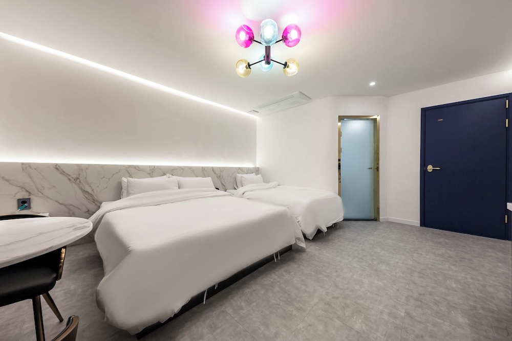 Deluxe Twin Room, City View photo 2