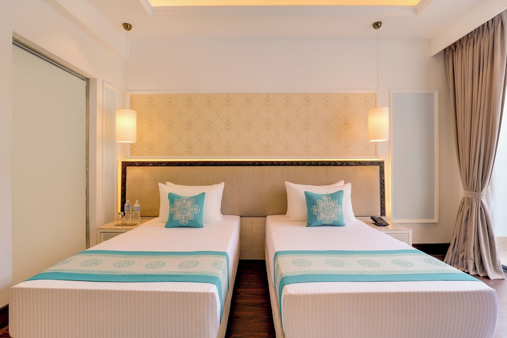 Club Twin Room - Photo 7