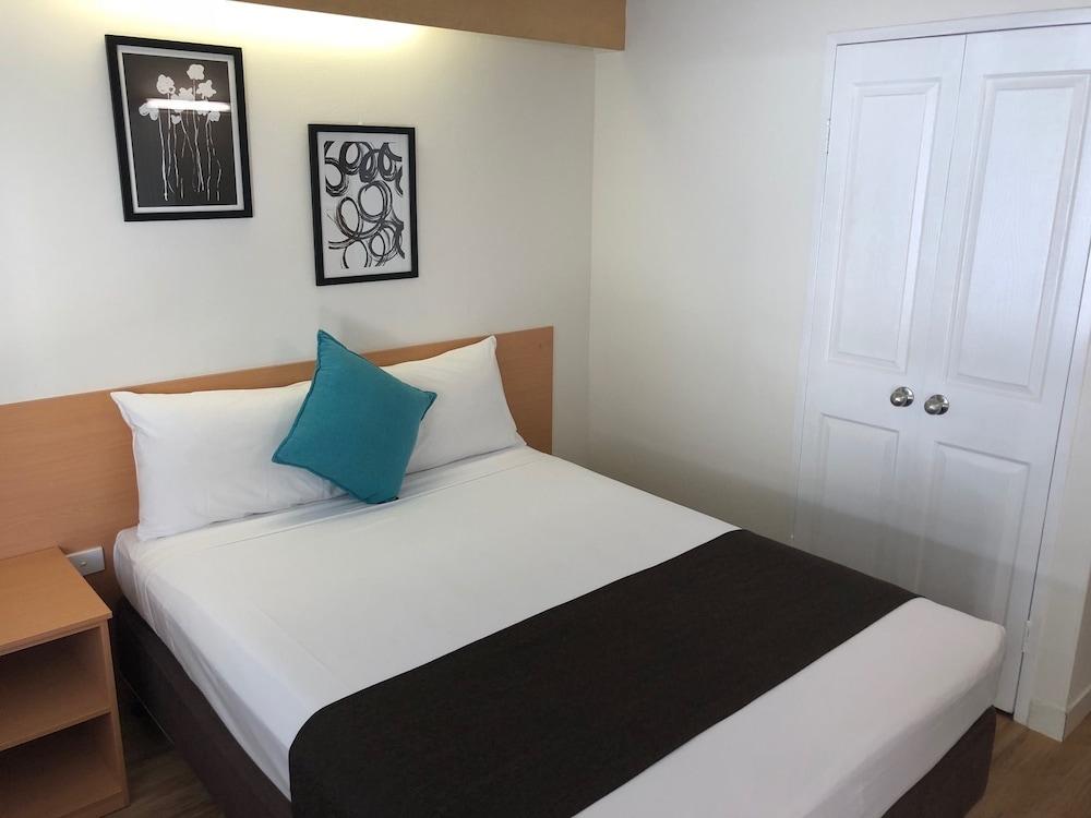 Economy Room (Dollar Saver) photo 3