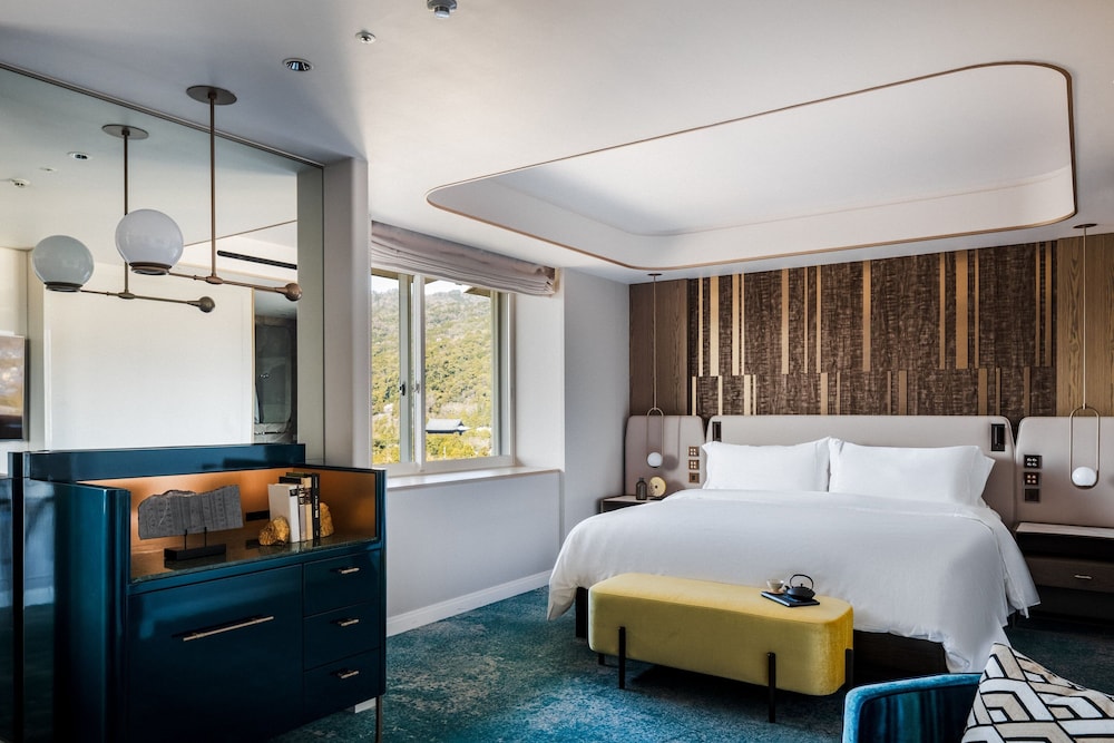 Junior Suite, 1 King Bed (View) - Photo 1