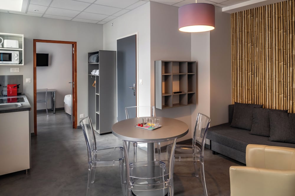 Family Apartment photo 2