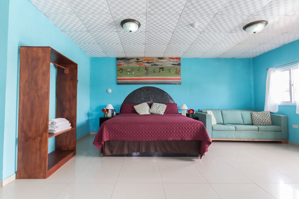 Honeymoon Suite photo 3