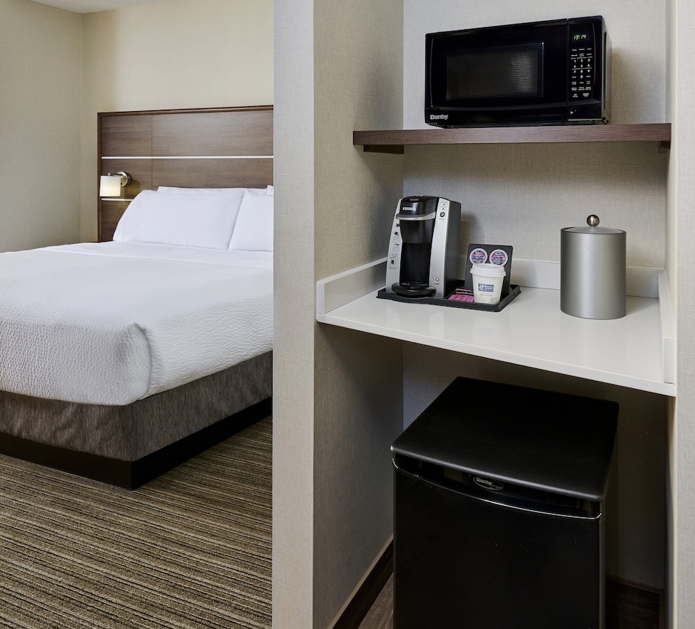 Suite, Multiple Beds (Extra Living Area) photo 2