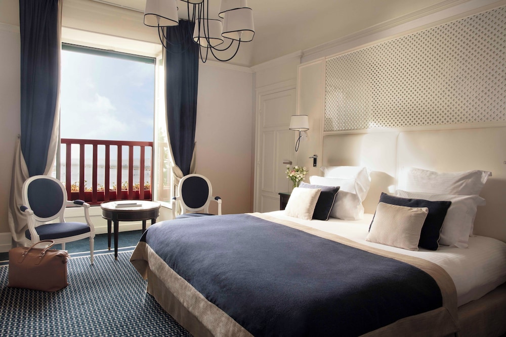 Deluxe Room, 1 Double Bed, Sea View photo 2