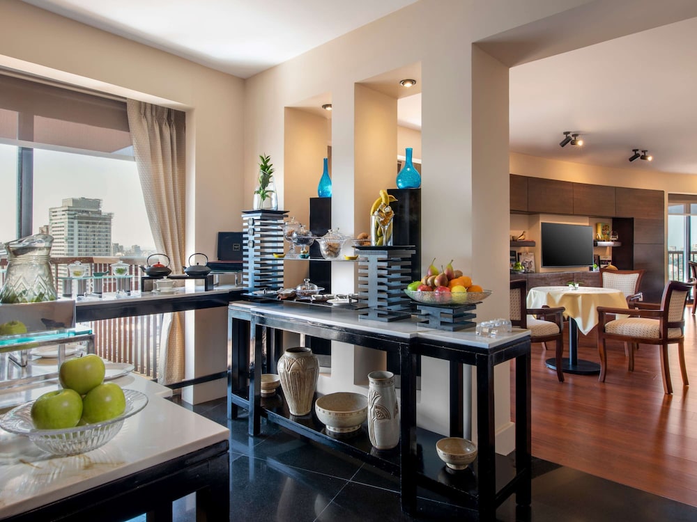 Club Suite, 1 King Bed, Club Lounge Access (Prestige)