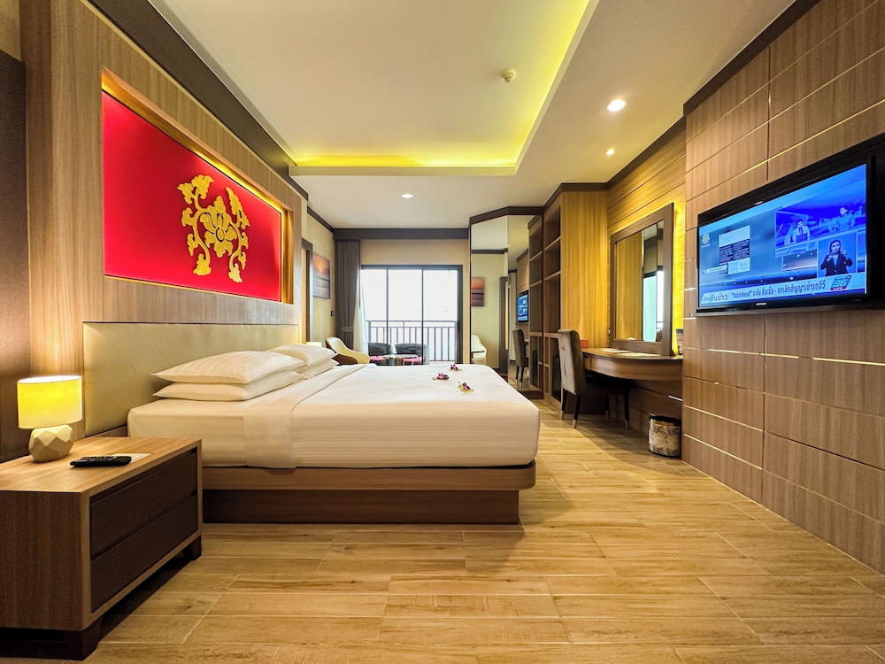 Deluxe Balcony Room photo 2