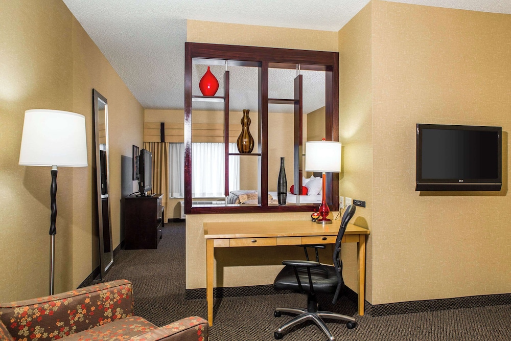 Suite, Multiple Beds, Accessible, Non Smoking - Photo 4