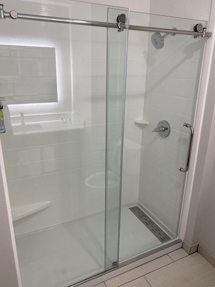 Suite, 1 King Bed with Sofa bed (Walk-In Shower) - Photo 14