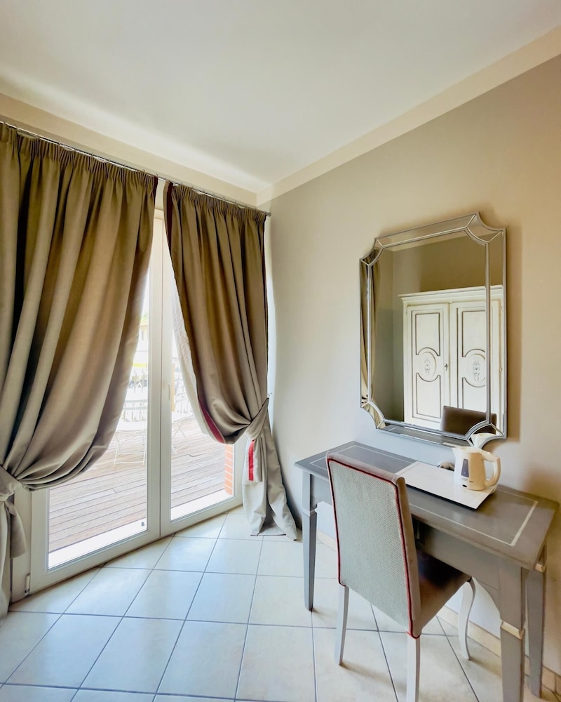 Double Room - Photo 9