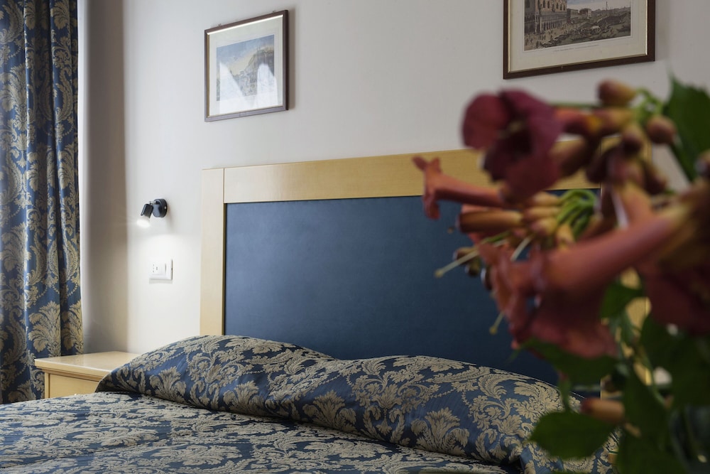 Double or Twin Room photo 2