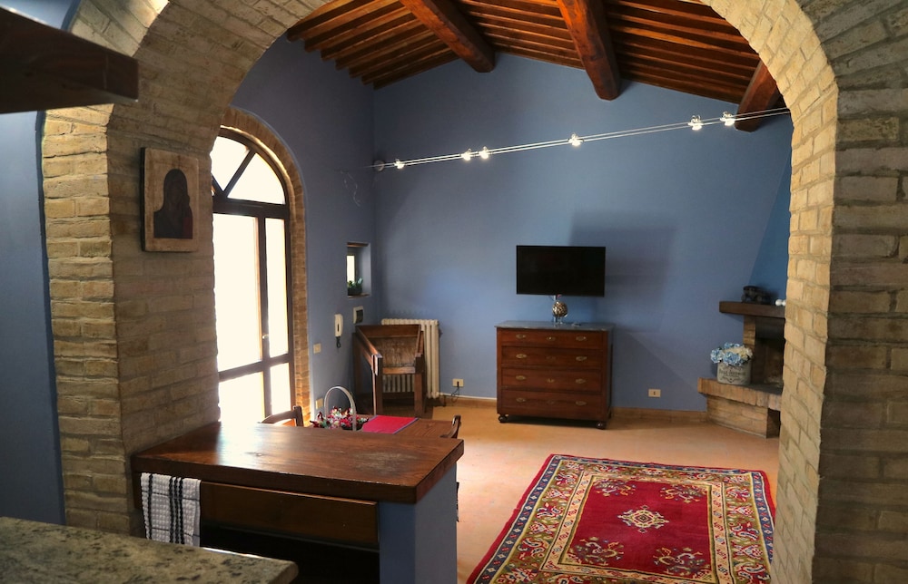 Superior Apartment, Fireplace, Courtyard Area photo 1