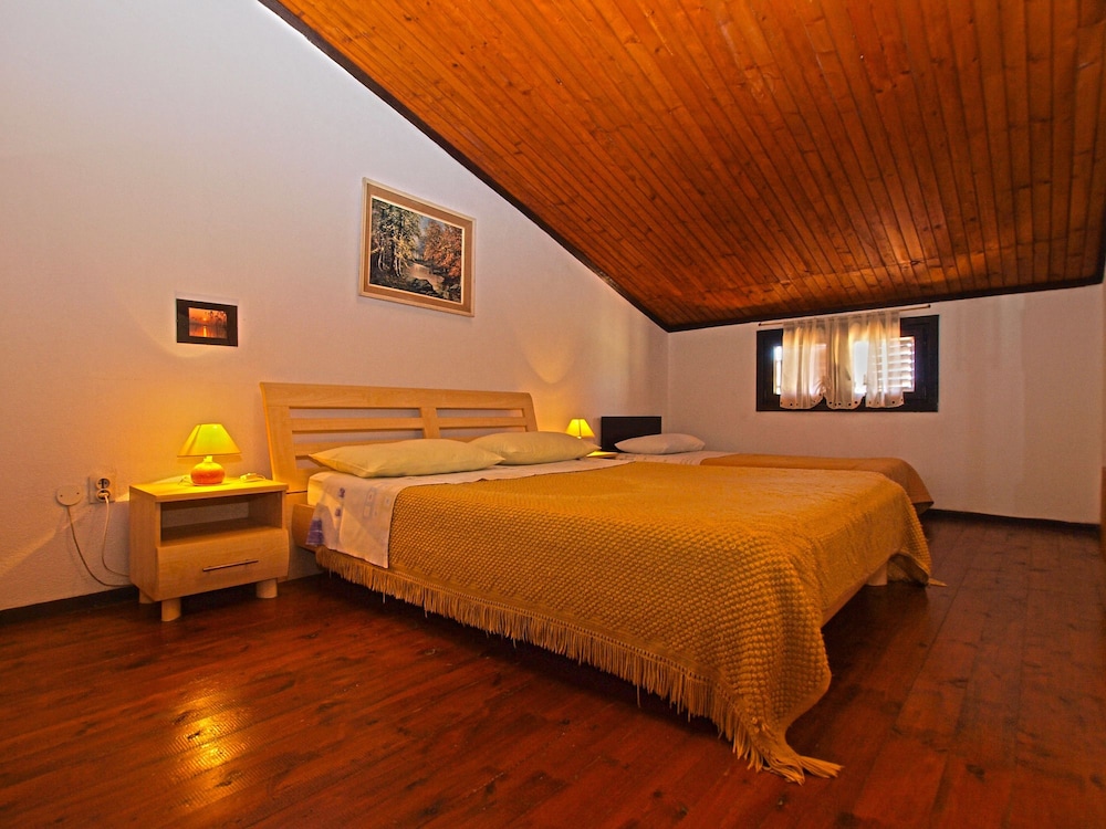 Apartment, 2 Bedrooms (1371/12912)