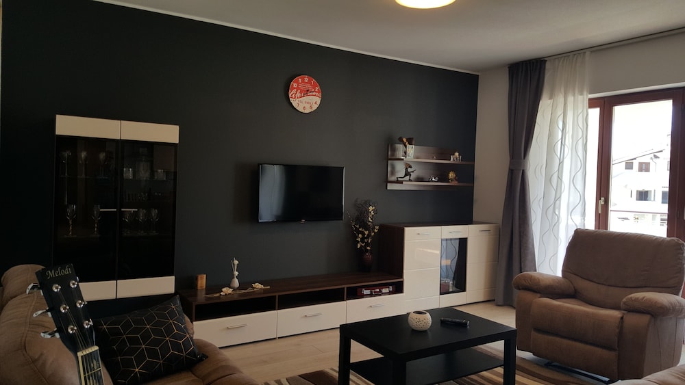 Luxury Apartment photo 2