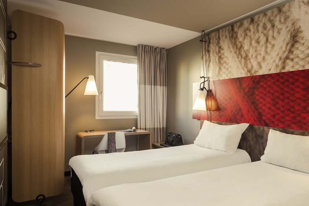 Standard Room, 2 Twin Beds - Photo 11