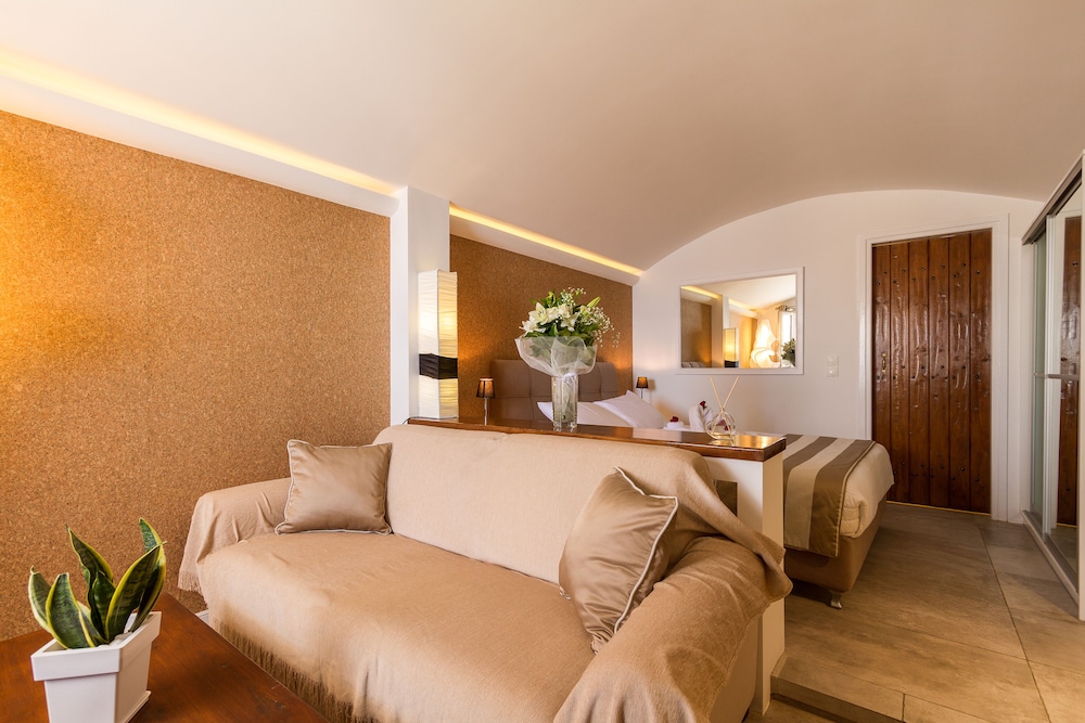Honeymoon Suite, Hot Tub, Sea View