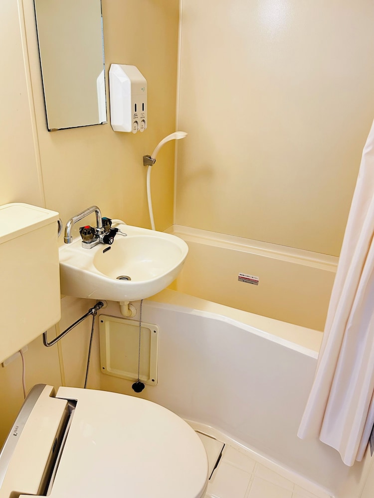 Twin Room - Photo 3