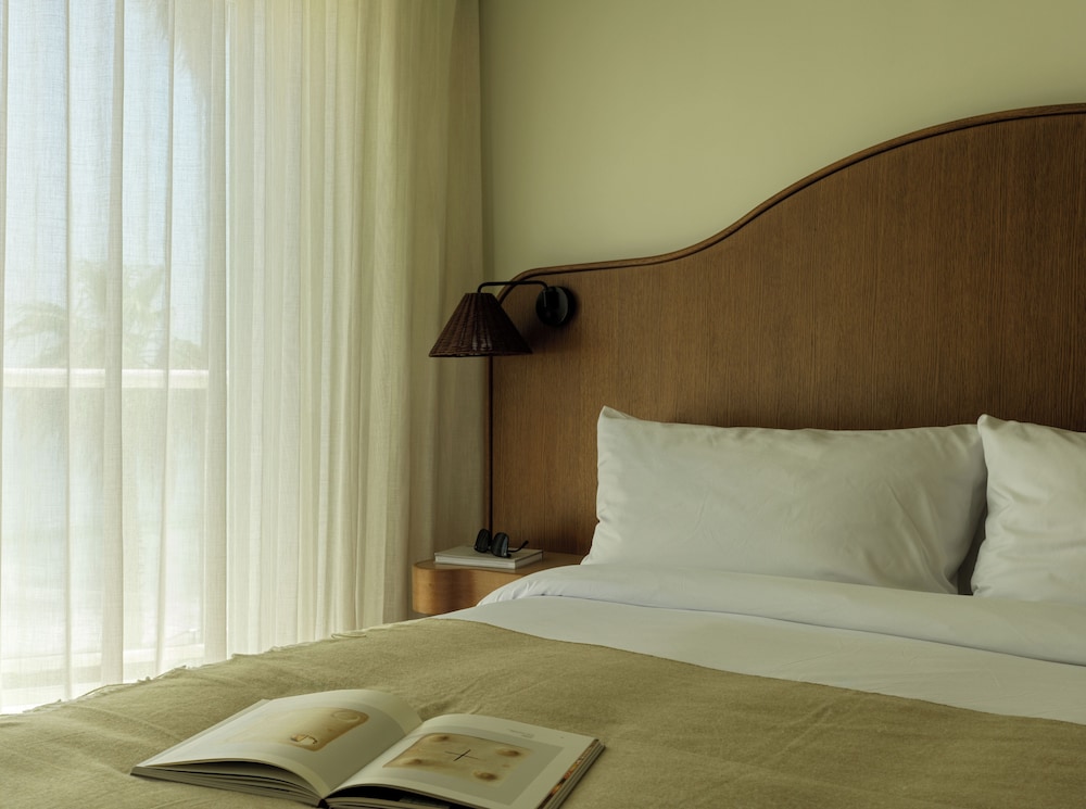 Room, 1 King Bed, Ocean View - Photo 2