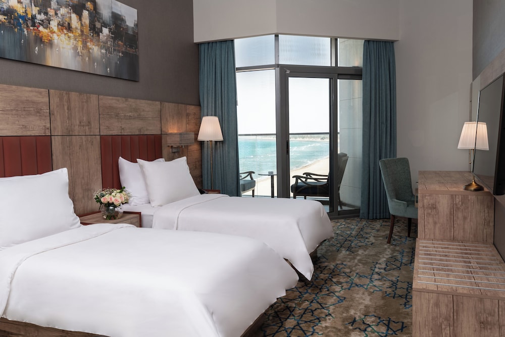 Deluxe Double or Twin Room, Partial Sea View
